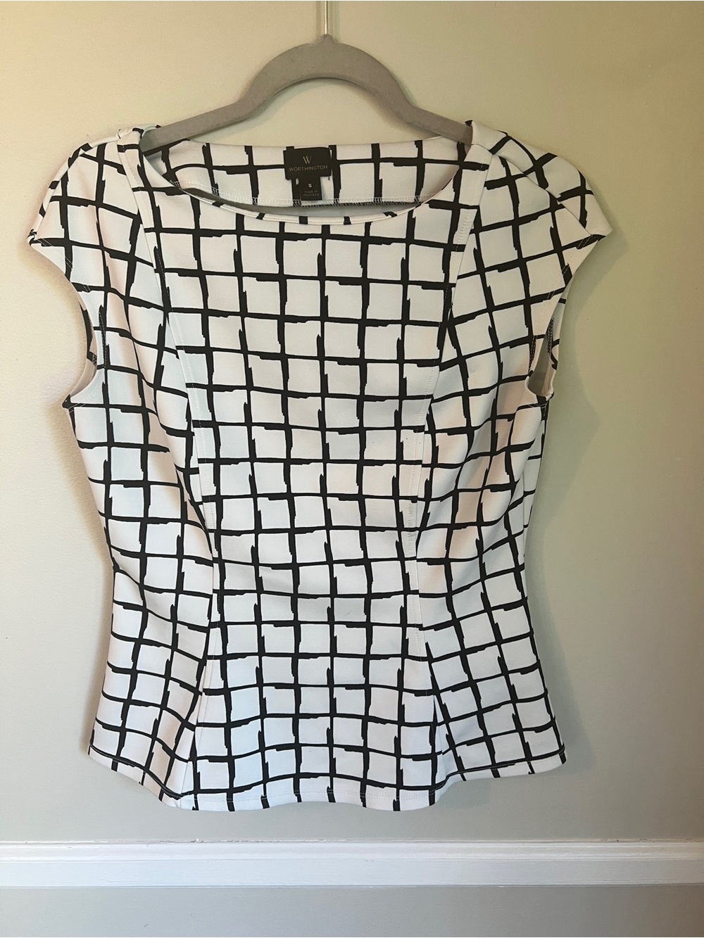 Worthington Black & White Grid Cap-Sleeve Top